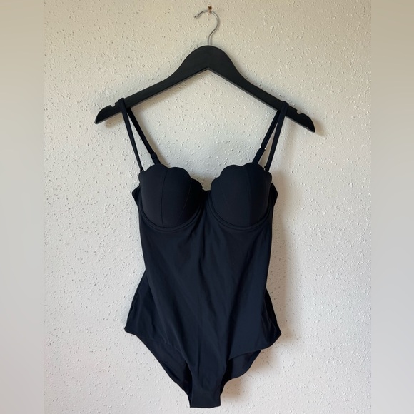 Arabella London Small The Contour One-Piece Swimsuit Campania Black Scallop Trim - Picture 3 of 11